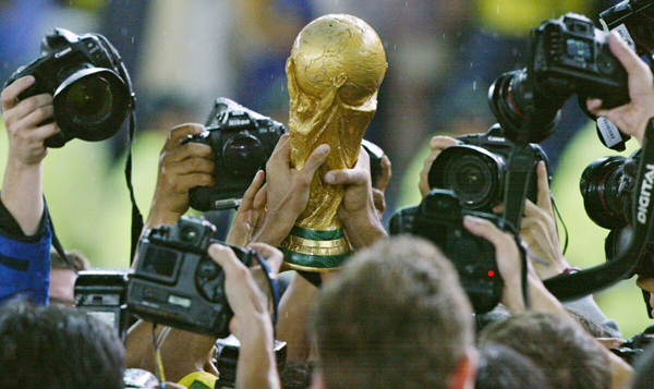2002-FIFA-World-Cup-Final-Trophy-Lift