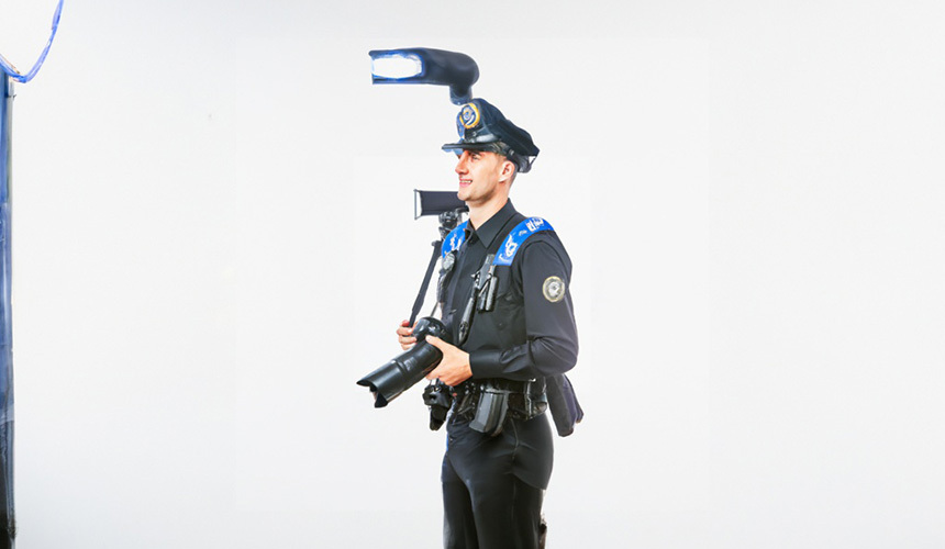 policeman_photographer